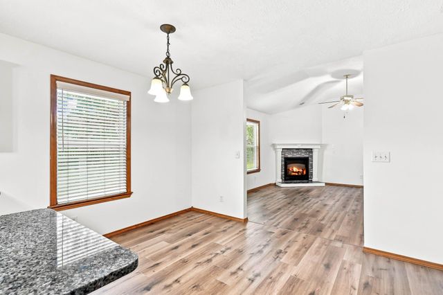3618 W Vincent Drive, Springfield, MO 65810