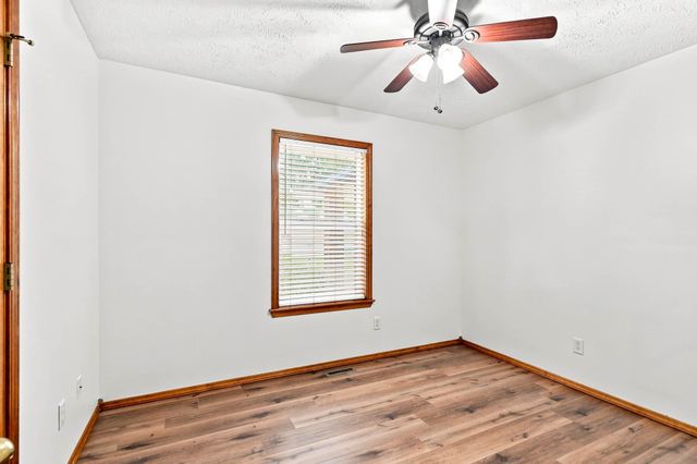 3618 W Vincent Drive, Springfield, MO 65810