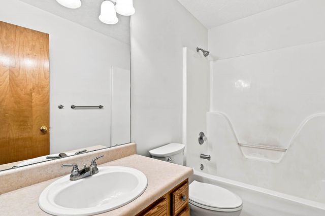 3618 W Vincent Drive, Springfield, MO 65810