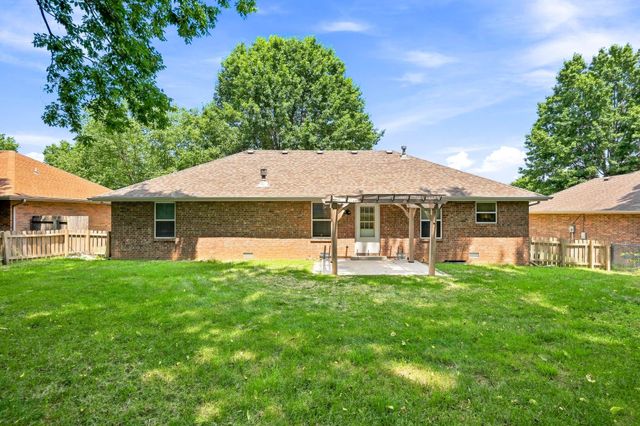 3618 W Vincent Drive, Springfield, MO 65810