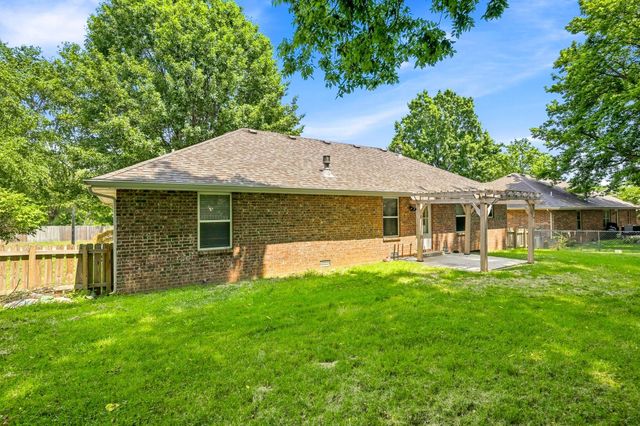 3618 W Vincent Drive, Springfield, MO 65810