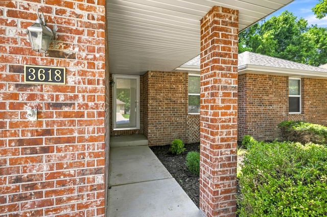 3618 W Vincent Drive, Springfield, MO 65810