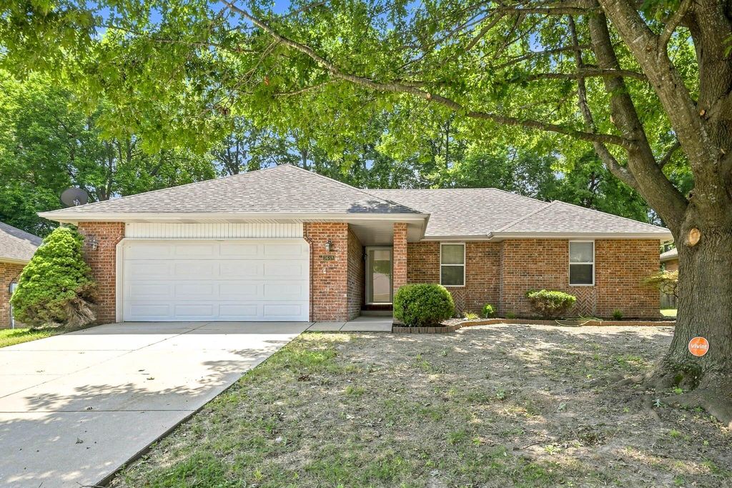 3618 W Vincent Drive, Springfield, MO 65810