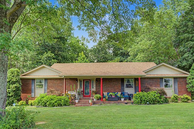 1001 Due West Cir, Lafayette, TN 37083