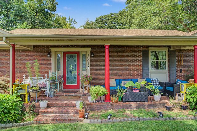1001 Due West Cir, Lafayette, TN 37083