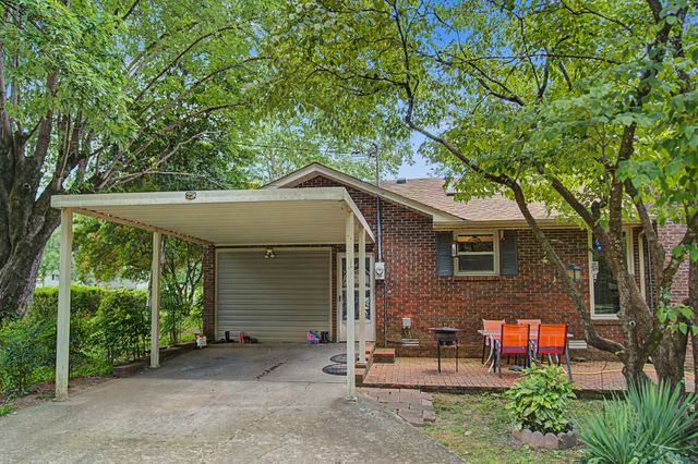 1001 Due West Cir, Lafayette, TN 37083