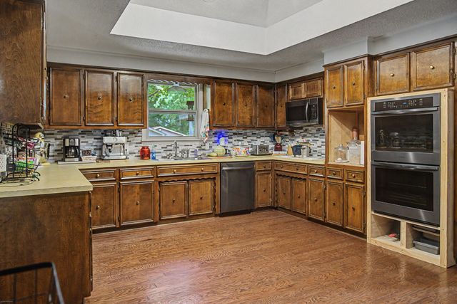 1001 Due West Cir, Lafayette, TN 37083