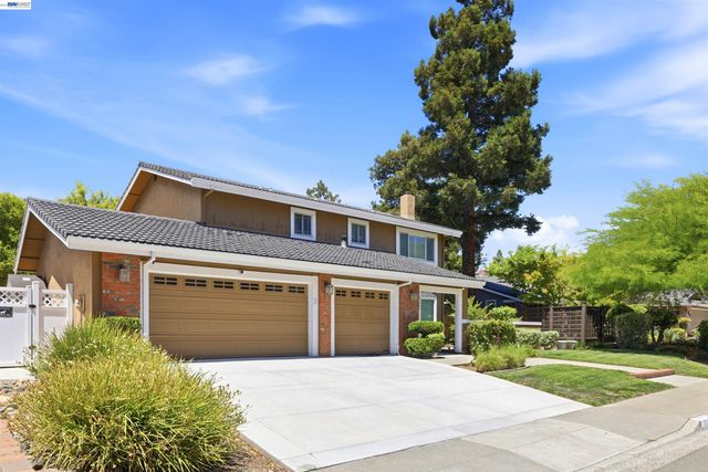 1042 Lomitas Ave, Livermore, CA 94550
