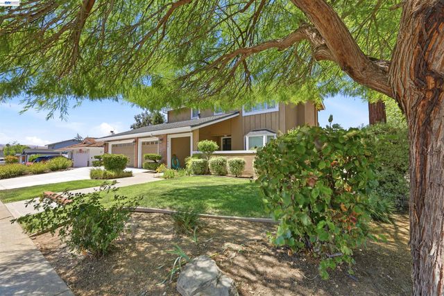 1042 Lomitas Ave, Livermore, CA 94550