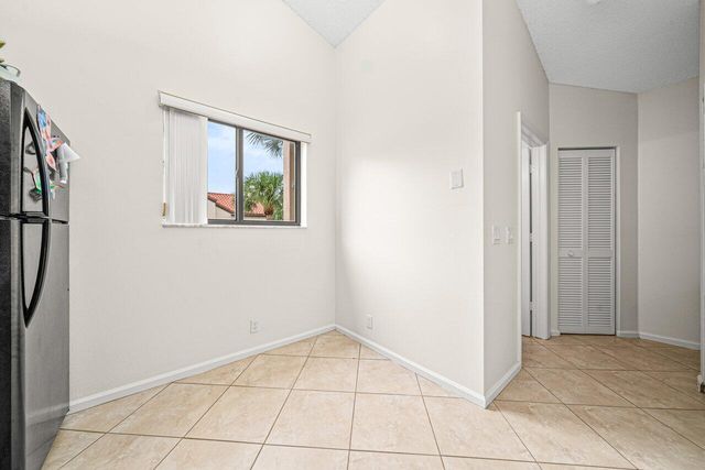 16 Vía De Casas Sur, Boynton Beach, FL 33426