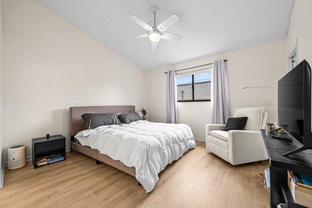 16 Vía De Casas Sur, Boynton Beach, FL 33426