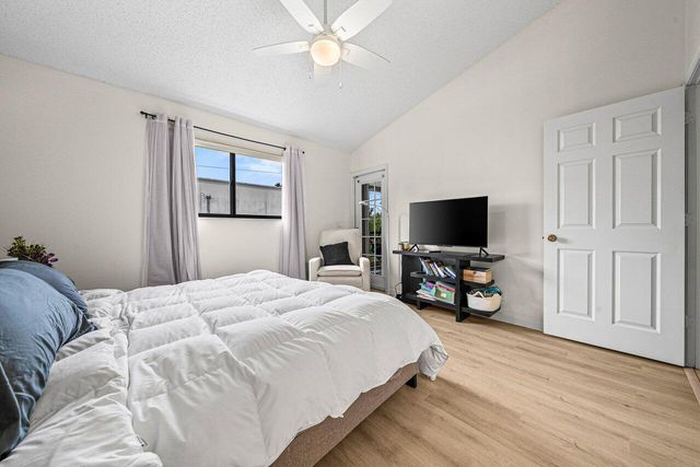 16 Vía De Casas Sur, Boynton Beach, FL 33426