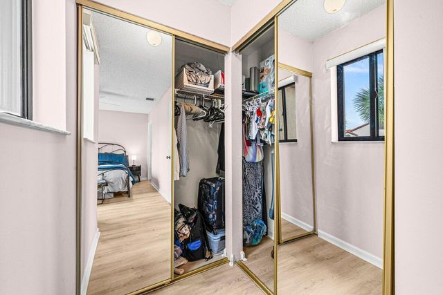 16 Vía De Casas Sur, Boynton Beach, FL 33426