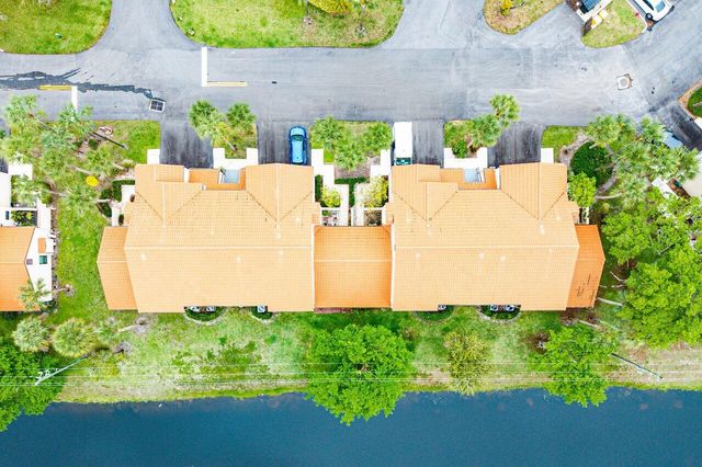 16 Vía De Casas Sur, Boynton Beach, FL 33426