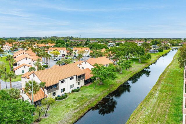 16 Vía De Casas Sur, Boynton Beach, FL 33426