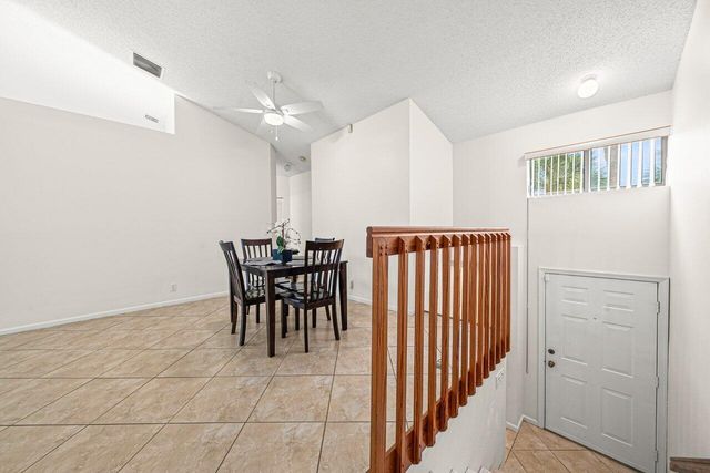 16 Vía De Casas Sur, Boynton Beach, FL 33426