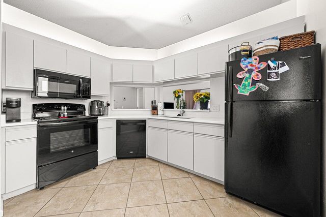 16 Vía De Casas Sur, Boynton Beach, FL 33426