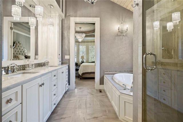 3322 W 137 Street, Leawood, KS 66224