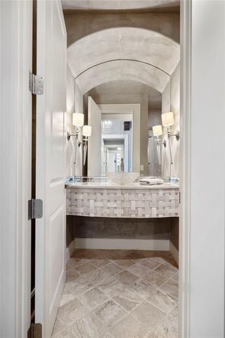 3322 W 137 Street, Leawood, KS 66224