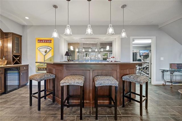 3322 W 137 Street, Leawood, KS 66224