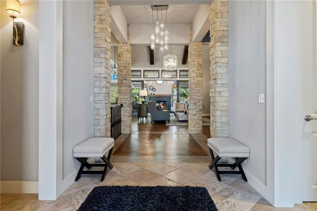 3322 W 137 Street, Leawood, KS 66224