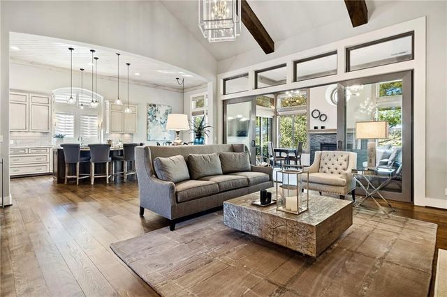 3322 W 137 Street, Leawood, KS 66224