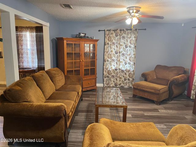 2429 Sycamore Street, Pascagoula, MS 39581