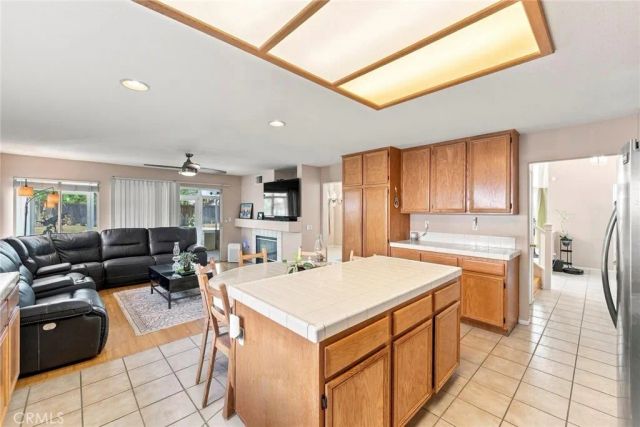 637 Avondale, Corona, CA 92879