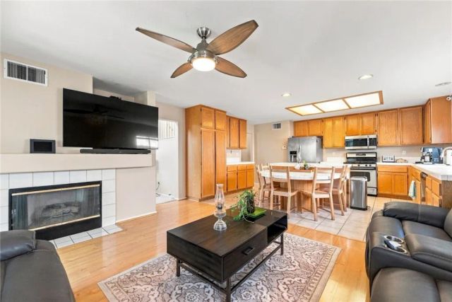 637 Avondale, Corona, CA 92879