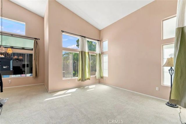 637 Avondale, Corona, CA 92879
