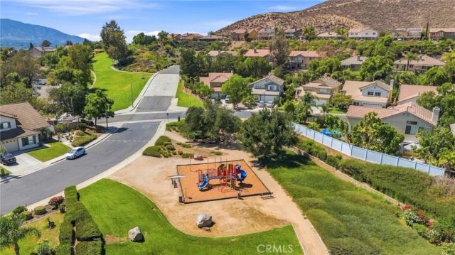 637 Avondale, Corona, CA 92879