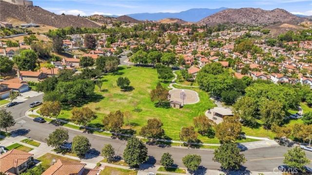 637 Avondale, Corona, CA 92879