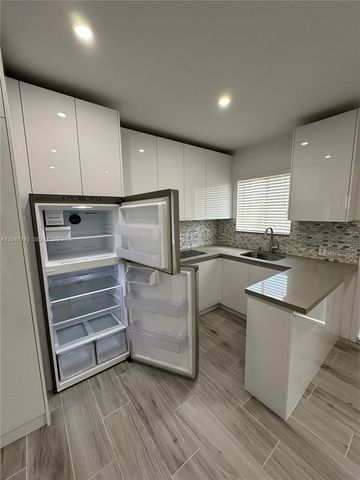 551 SW 57th Avenue 2, Miami, FL 33144
