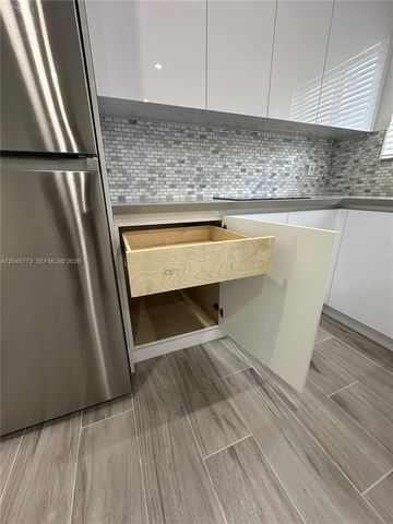 551 SW 57th Avenue 2, Miami, FL 33144