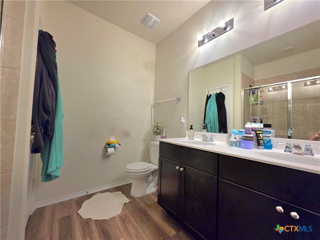 350 Bedford Falls Lane, Jarrell, TX 76537