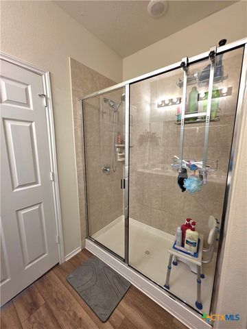 350 Bedford Falls Lane, Jarrell, TX 76537