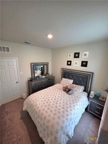 350 Bedford Falls Lane, Jarrell, TX 76537