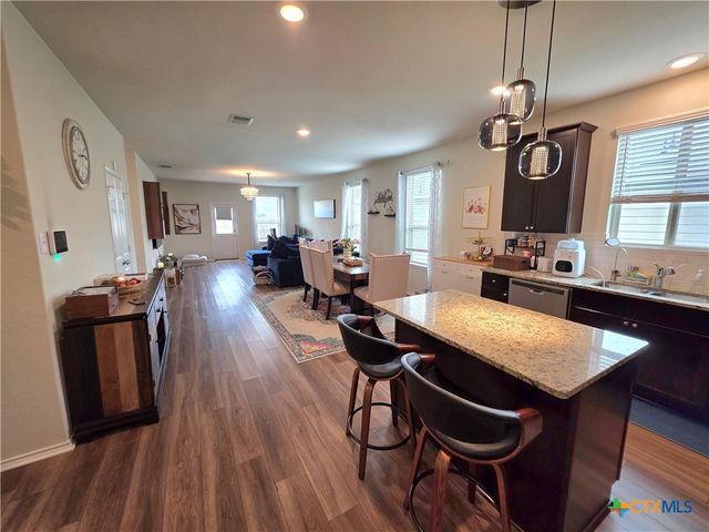 350 Bedford Falls Lane, Jarrell, TX 76537