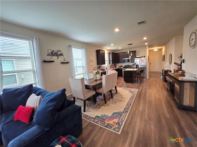 350 Bedford Falls Lane, Jarrell, TX 76537