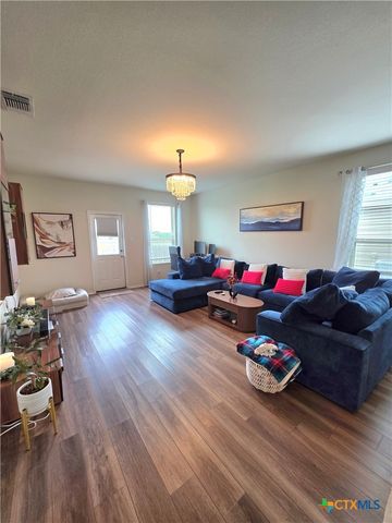 350 Bedford Falls Lane, Jarrell, TX 76537