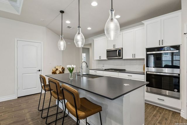 2225 STEERHEAD TRL, New Braunfels, TX 78132