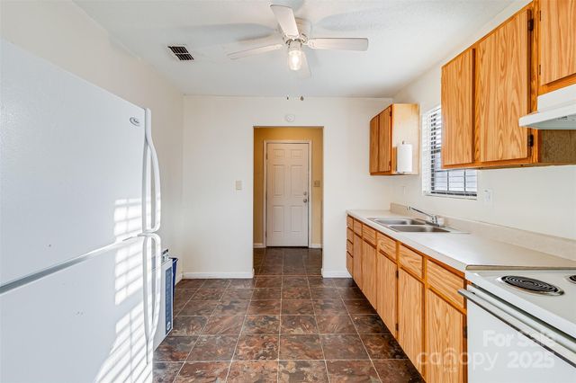 90 2nd Street SE, Catawba, NC 28609