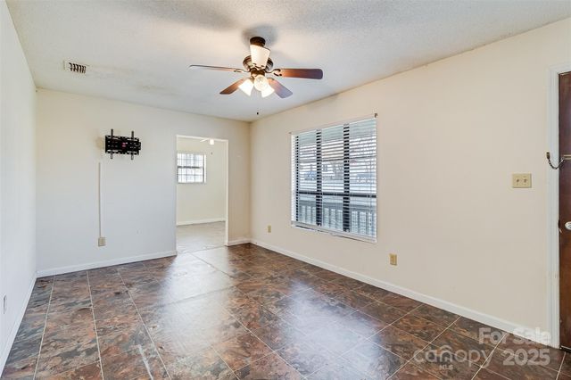 90 2nd Street SE, Catawba, NC 28609