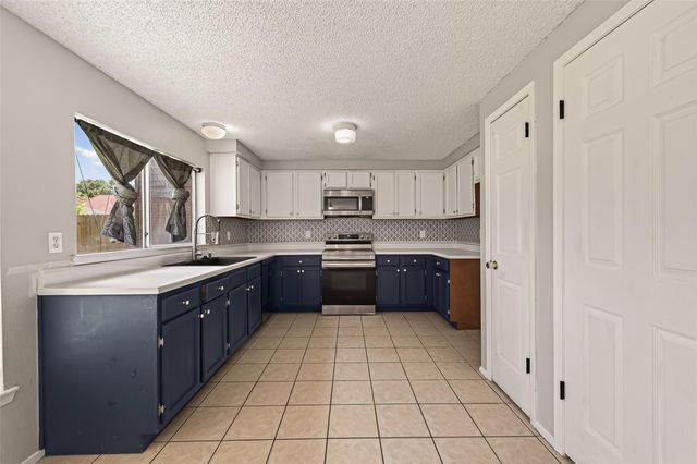 1818 Foxlake Drive, Houston, TX 77084