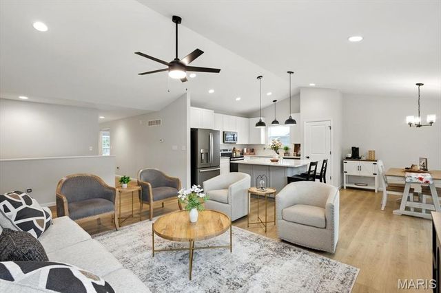 1752 Martingale Lane, Eureka, MO 63025