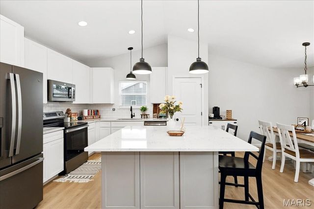 1752 Martingale Lane, Eureka, MO 63025