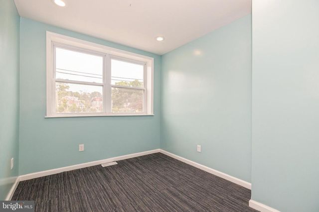 250 WARREN ST, Beverly, NJ 08010