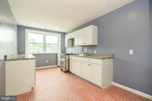 250 WARREN ST, Beverly, NJ 08010