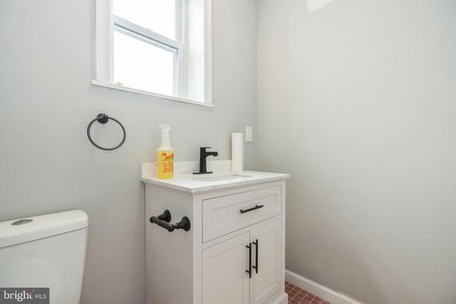 250 WARREN ST, Beverly, NJ 08010