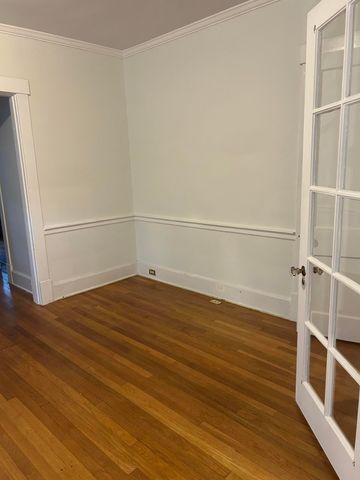 1127 Richmond Road 1, Lexington, KY 40502